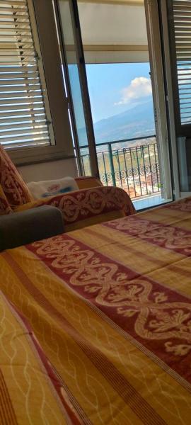 Holiday Room 